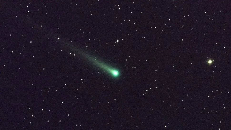O cometă verde se apropie de Terra. Ce se va întâmpla când o vom vedea pe cer