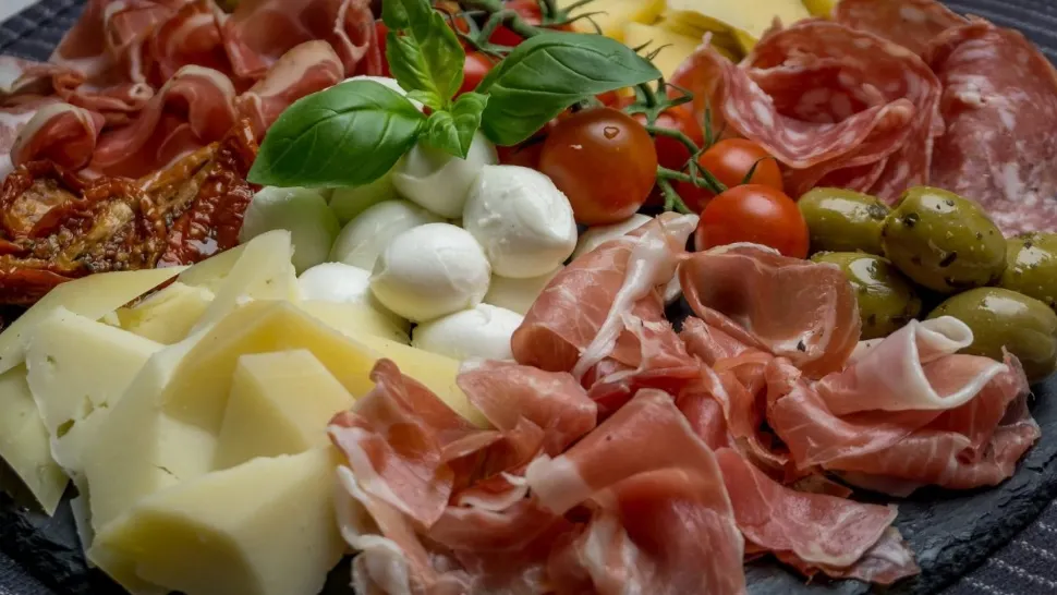 Dieta mediteraneană - Cea mai sănătoasă cură de slăbire - Tot ce trebuie să mănânci și cele 5 reguli de aur