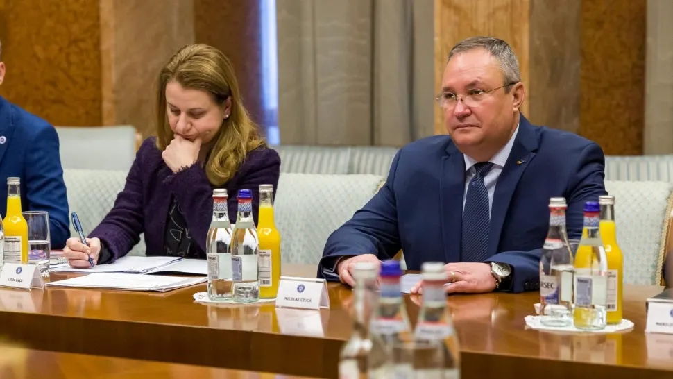 Premierul Nicolae Ciucă și ministrul Educației - Ligia Deca
