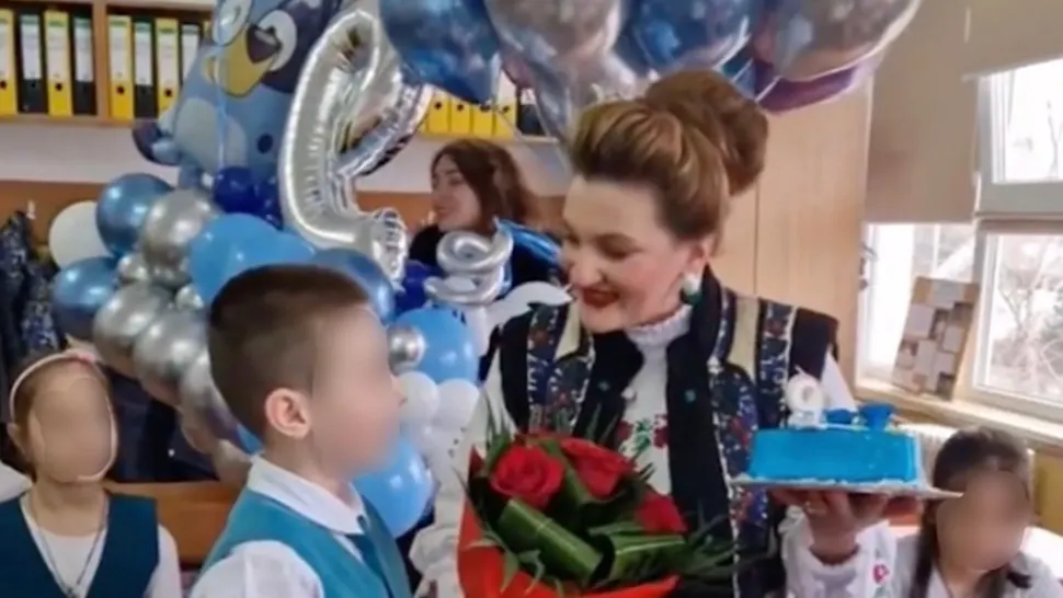 Elev de clasa a doua, petrecere cu o cântăreață de muzică populară, șampanie și animatori la școală. Reacția ISJ