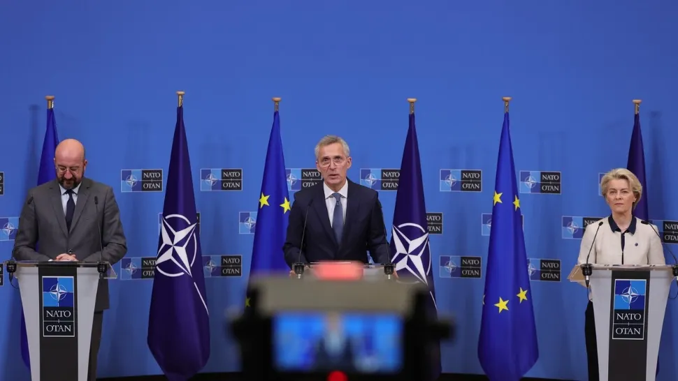  Jens Stoltenberg, Charles Michel şi Ursula von der Leyen/ Foto: Profimedia