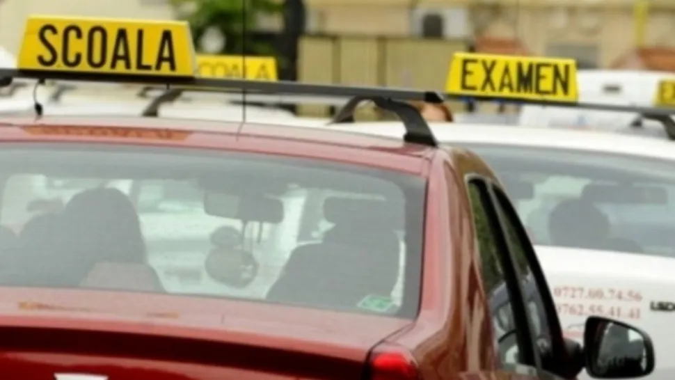 Scade vârsta minimă de obținere a permiselor de conducere. Ce categorii sunt vizate