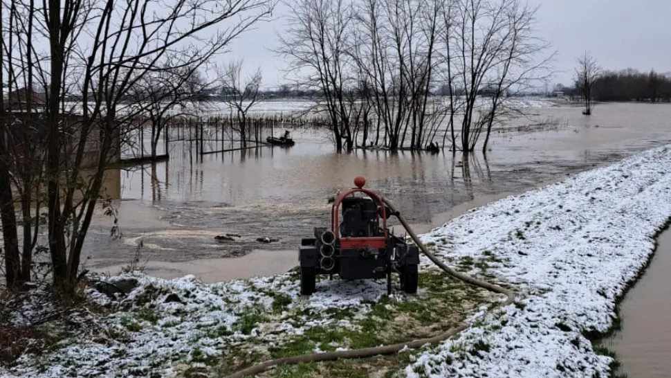 Cod roșu de inundații pe Râul Bega, în jud. Timiș: zeci de copii, evacuați de urgență. A fost emis mesaj RO-Alert 