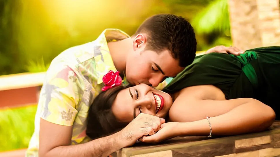 Superstiții și legende de Valentine`s Day. Ce fac fetele în această noapte pentru a-și visa ursitul 
