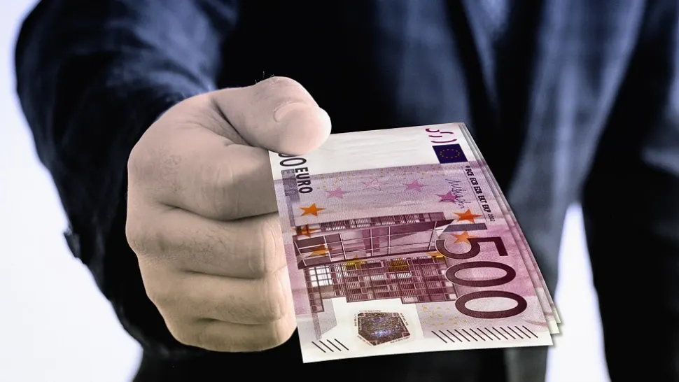 Un român a fost nevoit să-și dea prietenul în judecată pentru a-și recupera banii