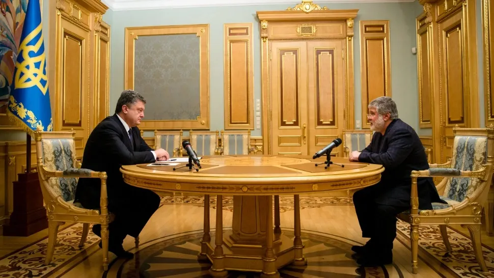 Petro Poroshenko (stanga) si Igor Kolomoiski (dreapta)/ Profimedia