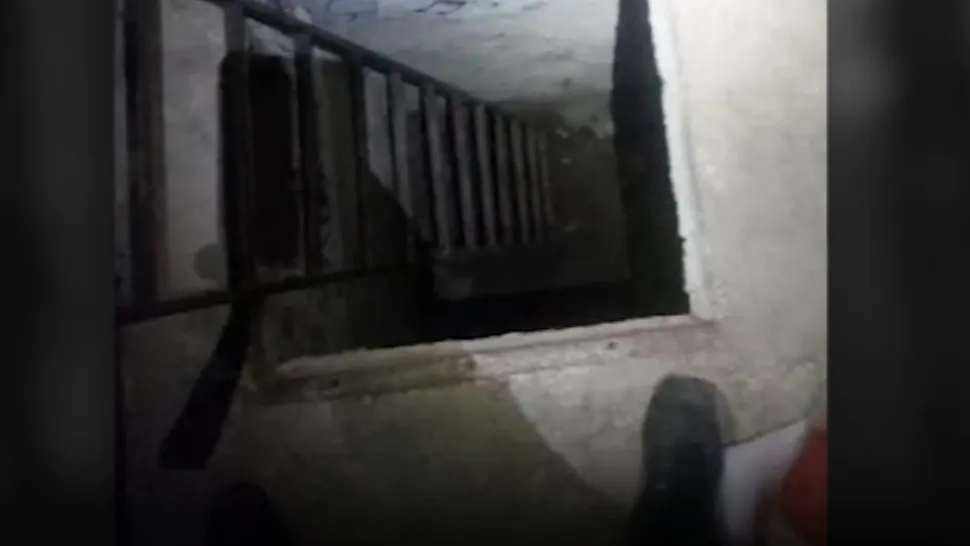 Beciul în care a fost ținută minora/ Captură video