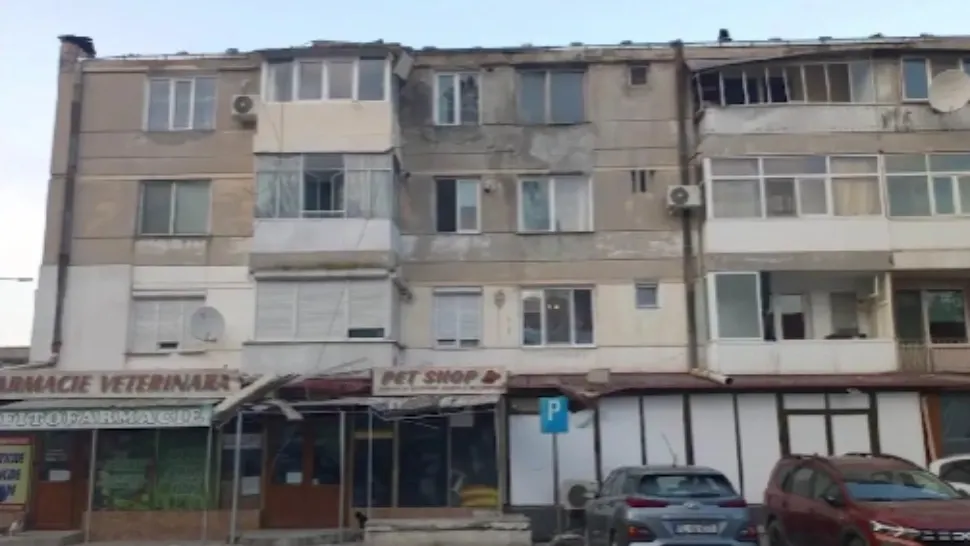Acoperiș bloc prăbușit / Captură video