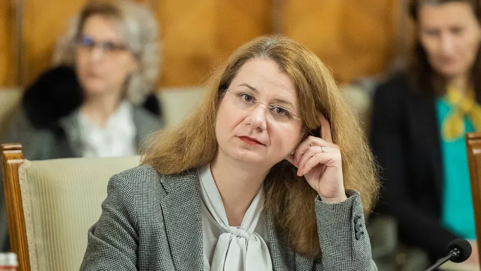 Ministrul Educaţiei - Ligia Deca