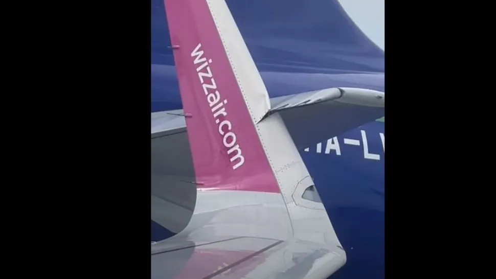 Avioanele și-au avariat aripile în urma accidentului. Foto/Captură video
