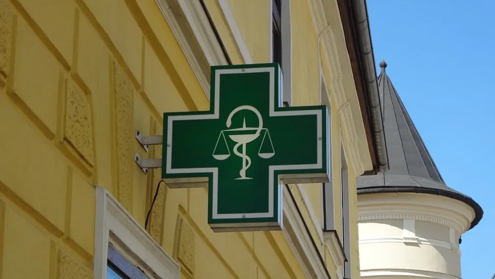 Românii de la sate au rămas fără farmaciști. Ajung să parcurgă zeci de kilometri pentru fiecare urgență