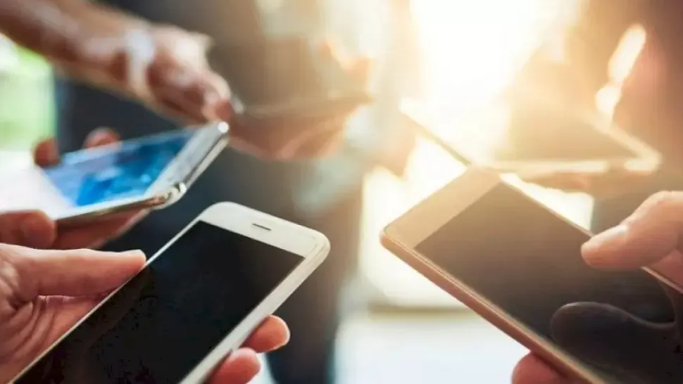 Elevii nu vor mai putea folosi telefoanele decât în situații speciale