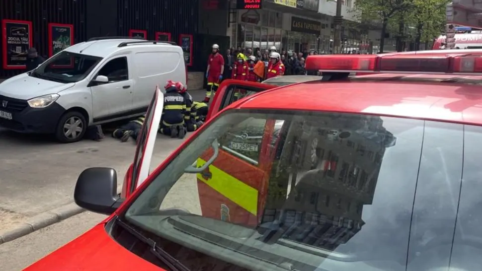 Accident șocant la Cluj-Napoca: O pensionară, călcată de o mașină... pe trotuar - Intervenția urgentă a pompierilor - FOTO