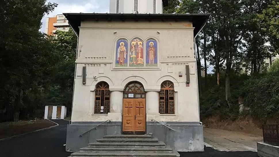 Zeci de biserici amendate pentru nerespectarea normelor de securitate la incendiu