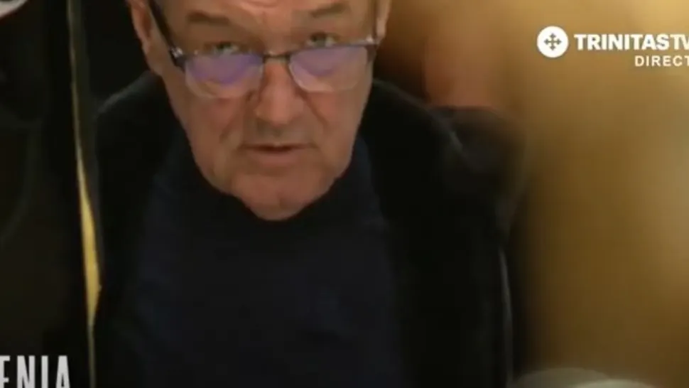Gigi Becali la slujba