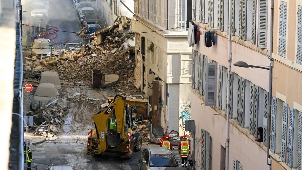 Tragedie la Marsilia. Un bloc s-a prăbușit, sunt oameni sub ruine. Mesajul lui Emmanuel Macron - VIDEO