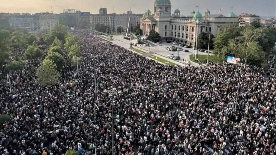 Lovitură de teatru în Serbia: Decizie radicală a președintelui Vucic după valul de proteste în urma atacurilor armate soldate cu 18 morți