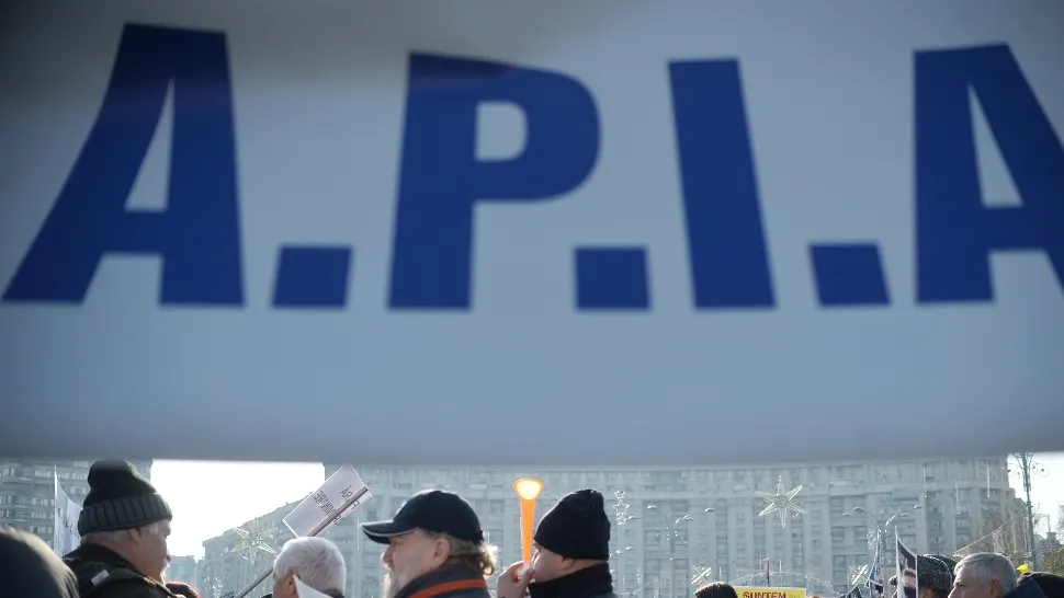 VAL de proteste în agricultură: Angajații APIA cer, în stradă, salarii mai mari - Câți bani primesc în 2023