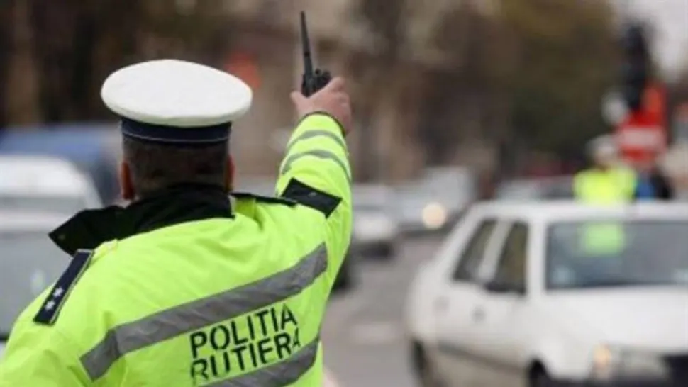 Șofer prins cu alcoolemie de 3 la mie la volan, accident în fața Poliției - Bărbatul nu avea permis