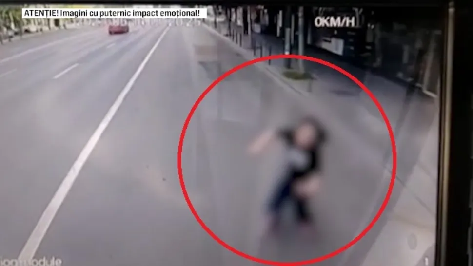 Incident șocant, pe bd. Magheru, din Capitală: un bărbat pe skateboard s-a aruncat în fața autobuzului
