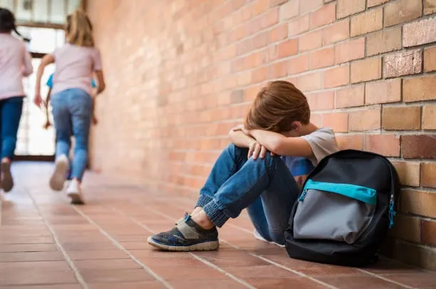 Bullying - imagine cu notă sugestivă