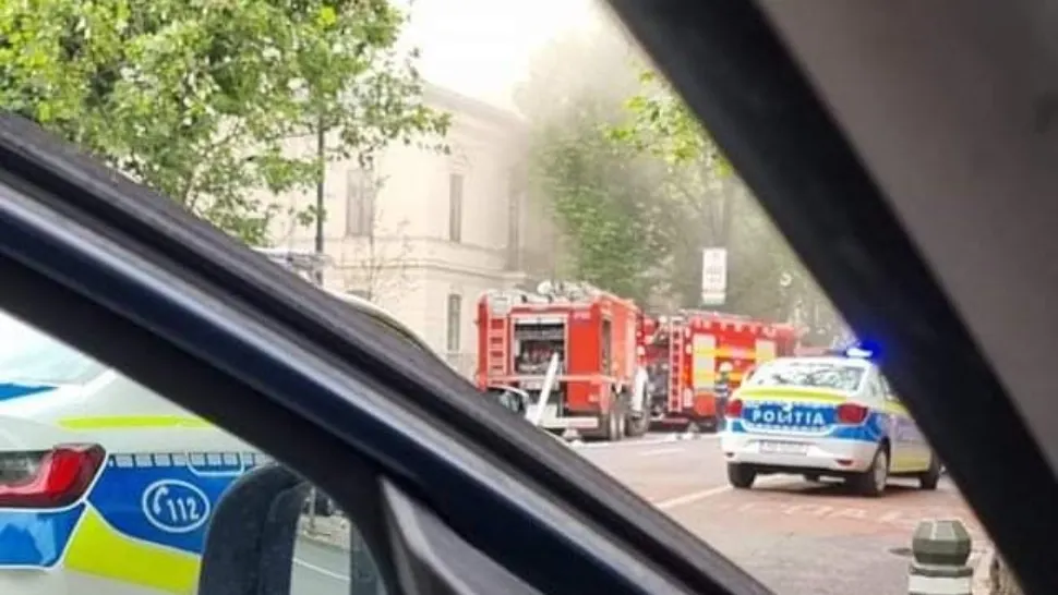 Incendiu în centrul Capitalei, pe Calea Dorobanți. O clădire de birouri a fost evacuată