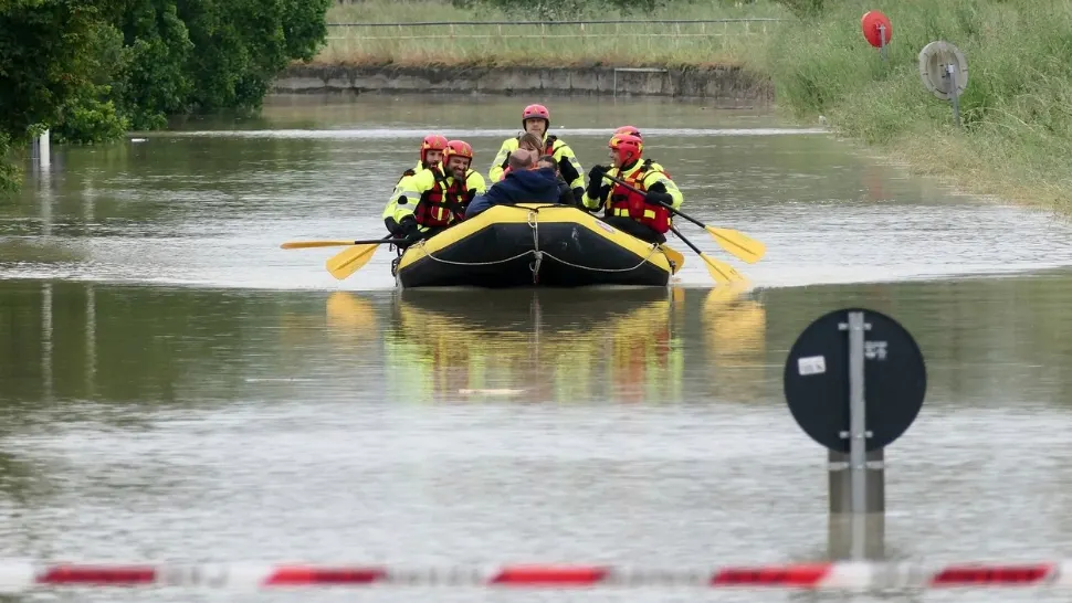 Tragedie în Italia: 2 morți, sute de persoane evacuate după ce a plouat 48 de ore fără oprire - FOTO