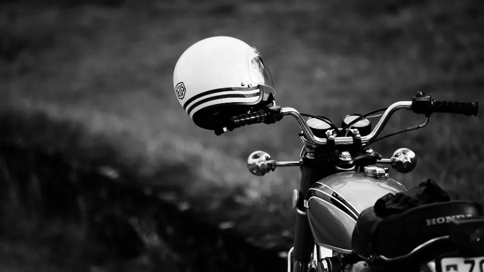 5 motive pentru a purta casca de motor (P)