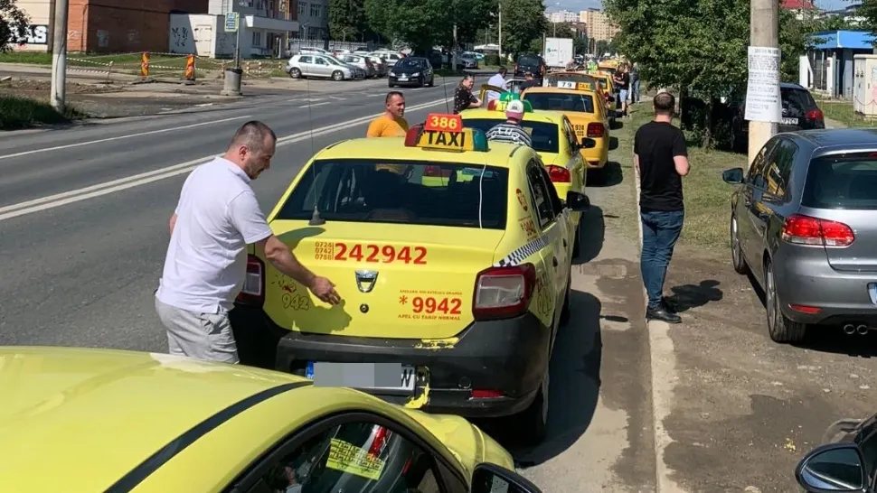 Taximetriștii din înteraga țară au ieșit în stradă să protesteze!
