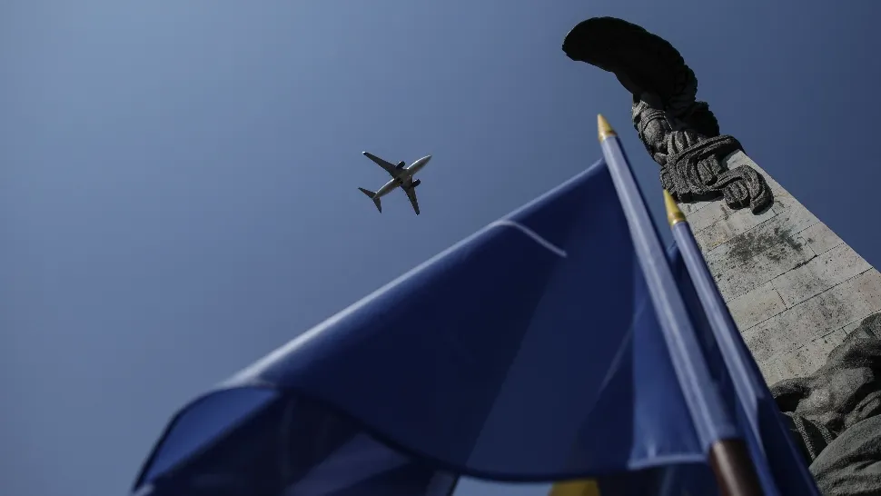 Ziua Aviației Române. Paradă cu avioane și elicoptere, în București. Zonele unde sunt restricții de circulație