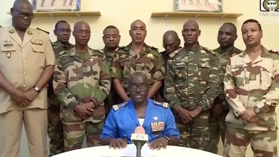 Lovitura de stat in Niger - Presedintele, retinut de armata
