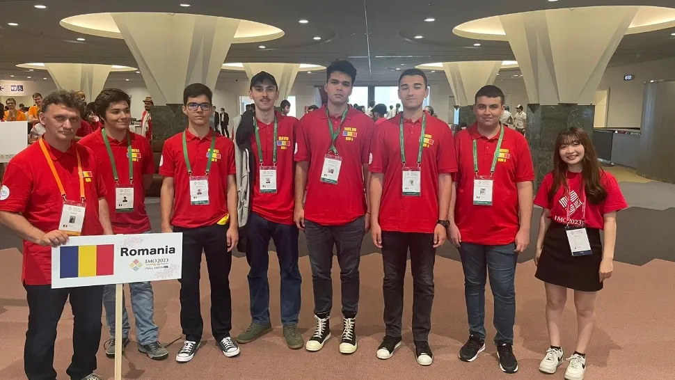 Echipa cîștigătoare a olimpicilor români la matematică. Foto/FB