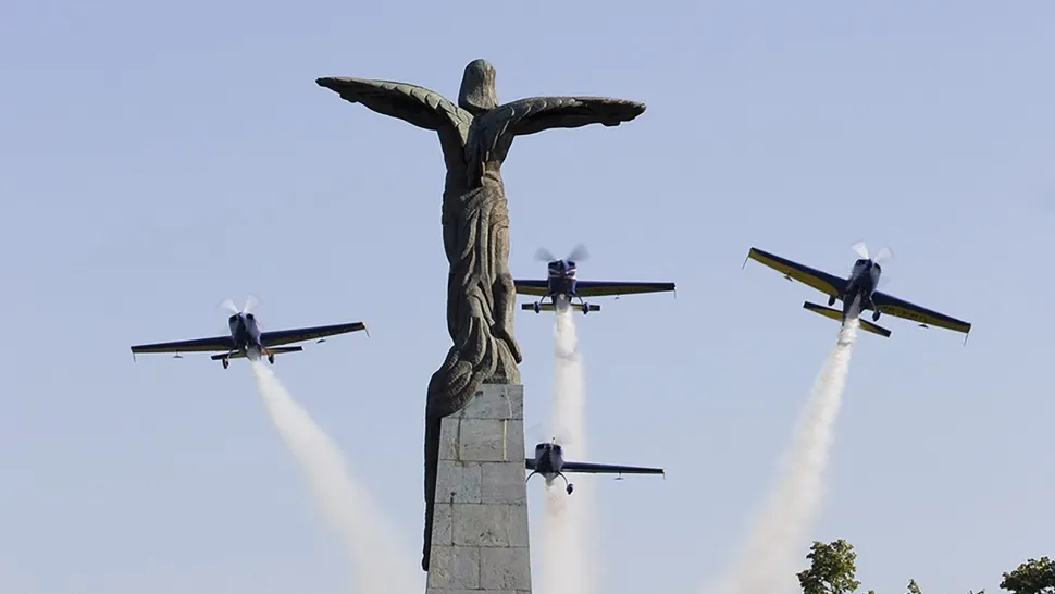 Ceremonie militară şi religioasă, de Ziua Aviaţiei Române