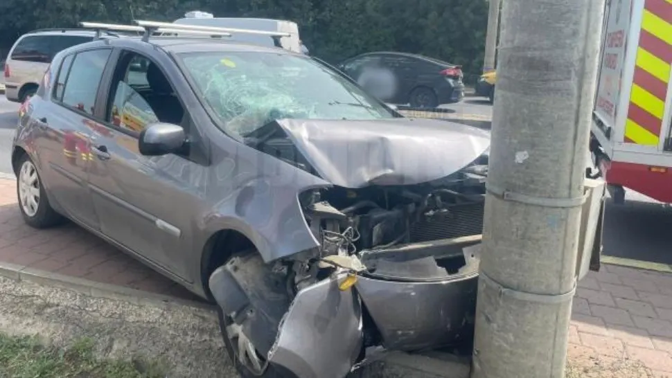 Pietoni spulberați pe un trotuar din Suceava: 4 victime, între care 2 copii. Șoferița a pierdut controlul volanului