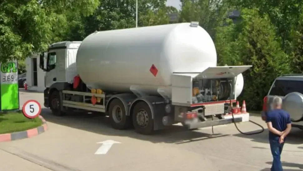 Percheziții acasă la patronii GPL de la Crevedia! Procurorii ridică acte de la Primăria Crevedia și de la sediul stației de gaz