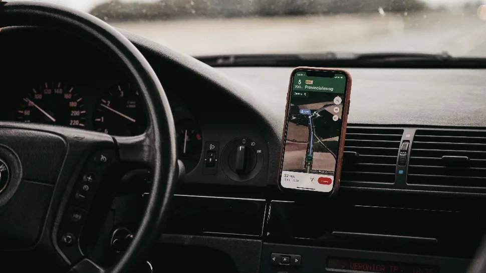 Funcția ”ascunsă” a Google Maps care vă arată unde v-ați parcat mașina - Puțini șoferi o cunosc/ Foto: unsplash.com