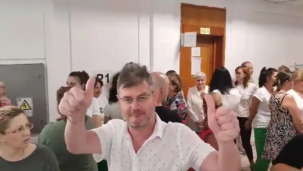 Protest spontan la Ministerul Finantelor