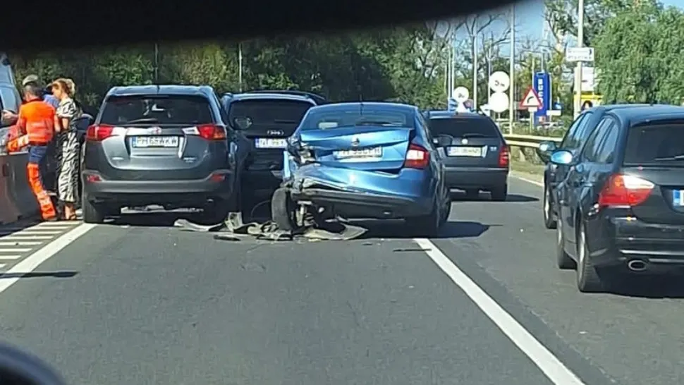 Accident cu 5 mașini în Bucov. Foto: Facebook/Info Trafic Prahova