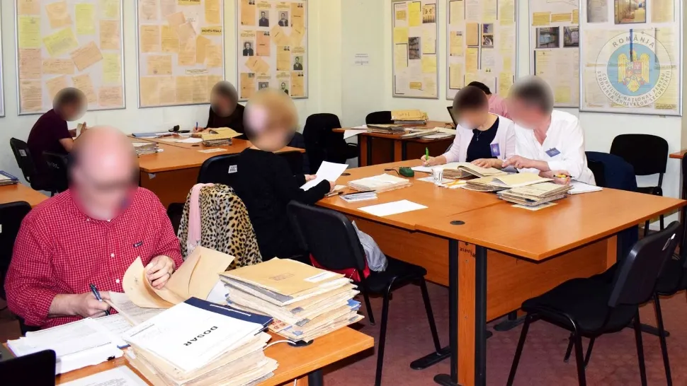 Acum poți să afli dacă „băieții cu ochi albaștri” ți-au făcut dosar Foto: Facebook/ Consiliul Național pentru Studierea Arhivelor Securității