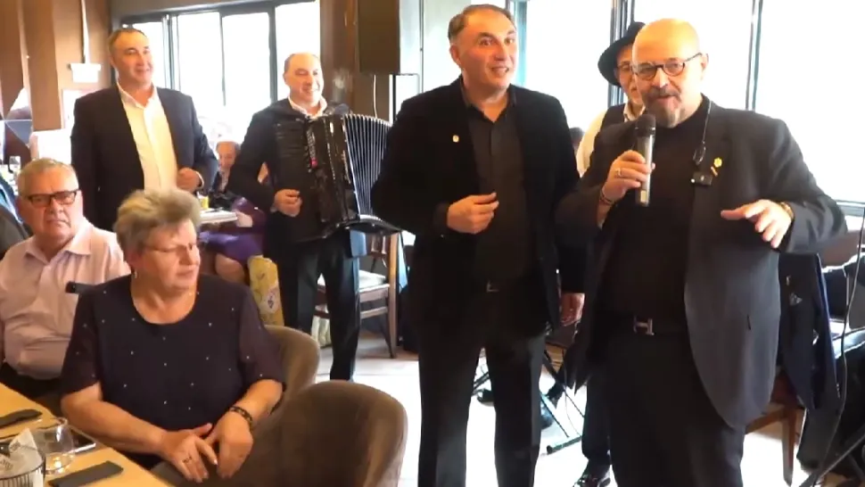 Umaniștii au premiat 120 de cupluri din Sectorul 5, care au împlinit 50 de ani de căsătorie/ Captură video