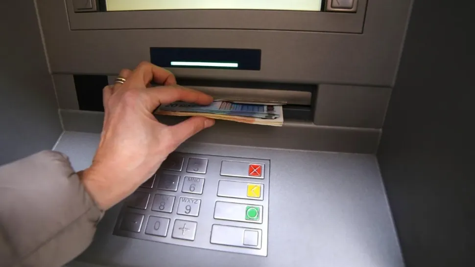 Banda lui Furculiță a speriat Parisul. Cum au furat 4 români zeci de mii de euro?