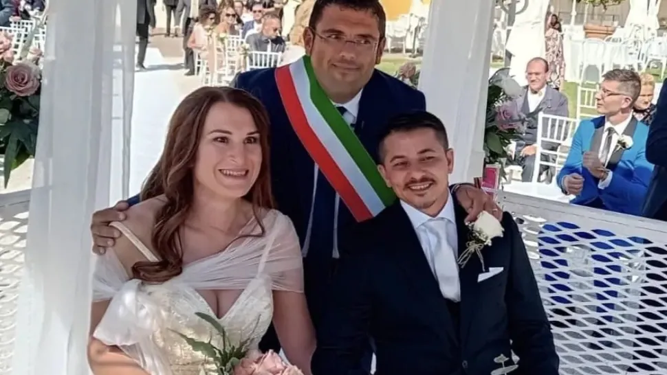 O româncă stabilită în Italia s-a făcut bărbat și s-a căsătorit cu un bărbat care a devenit femeie. Foto: Corriere Adriatico