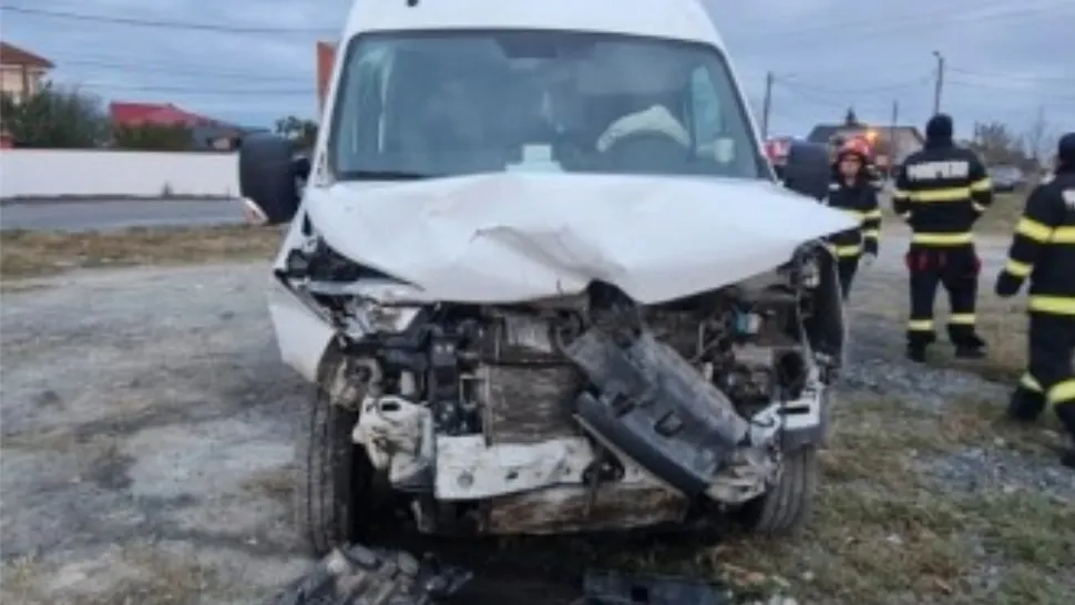Microbuz cu călători, implicat într-un grav accident, la Techirghiol: cel puțin 8 victime - VIDEO