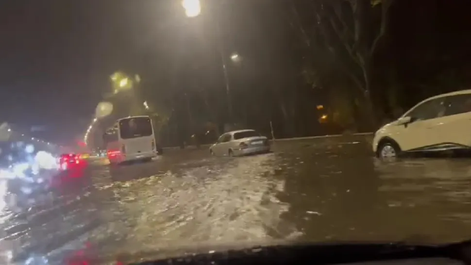 Pe mai multe artere din Constanța nu se mai poate circula