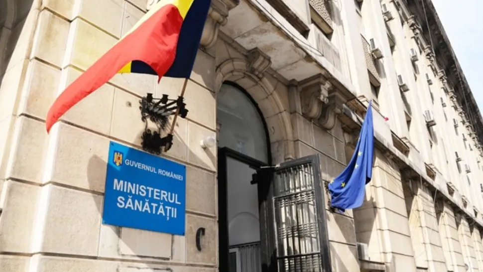 Angajații din Ministerul Sănătății protestează la ușa ui Rafila