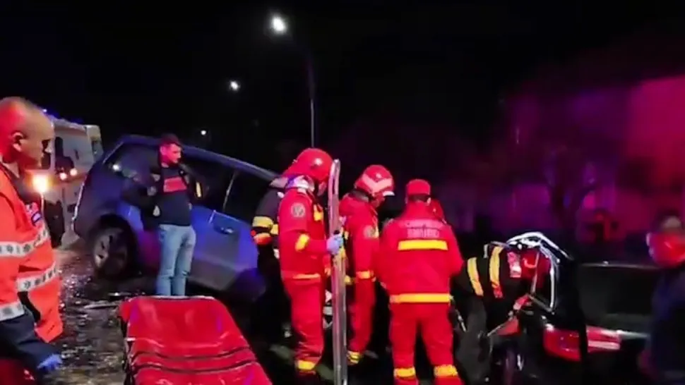 Părinții și cei 4 copii au fost toți răniți în accident. Foto/Captură video