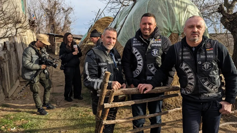 Echipa Realitatea si Doomstriker au vizitat familiile nevoiase dintr-un sat prahovean