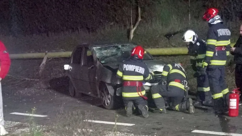 Accident grav în Petroșani: 3 VICTIME, printre care și un copil de 7 ani, după coliziunea violentă a două mașini 