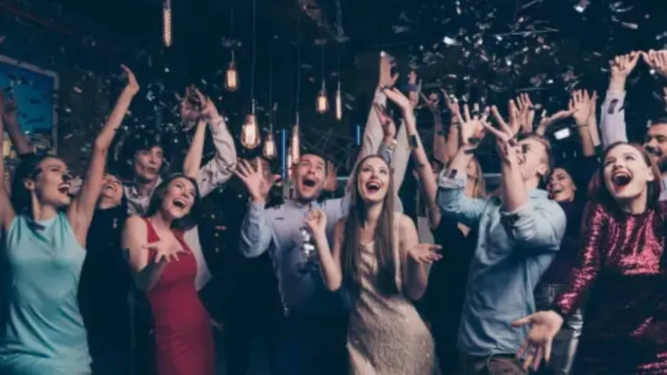 Concert cu îndemnuri la agresiune sexuală, la un Bal al bobocilor. Scene tulburătoare la un liceu din Giurgiu: în public erau și minori de 14 ani