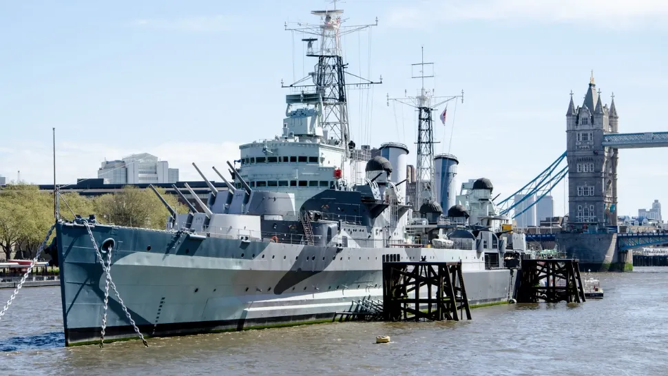 Nava HMS Belfas, ancorată pe Tamisa. Foto/Profimedia